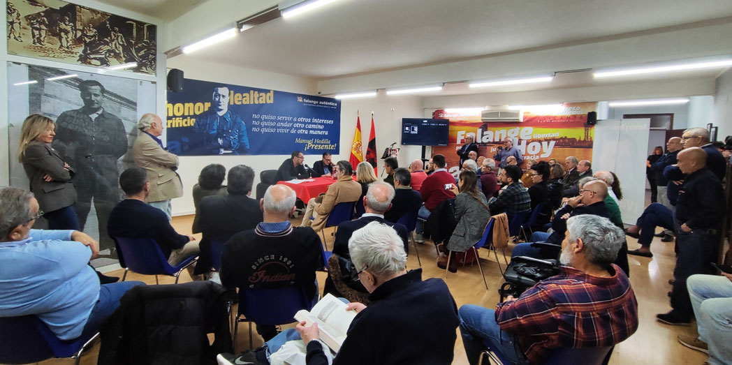 Miguel Hedilla, durante la presentación de su libro en Alicante