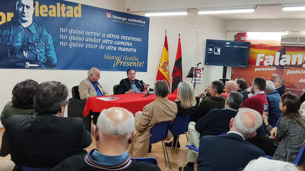 Miguel Hedilla, durante la presentación de su libro en Alicante